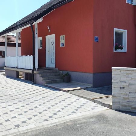 Apartment Igor - Holiday Home Ostarije Ngoại thất bức ảnh