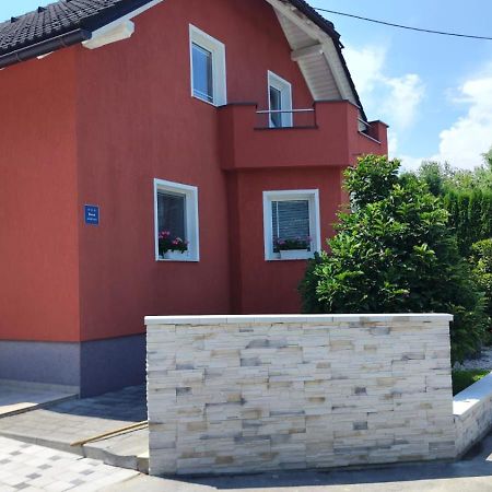 Apartment Igor - Holiday Home Ostarije Ngoại thất bức ảnh