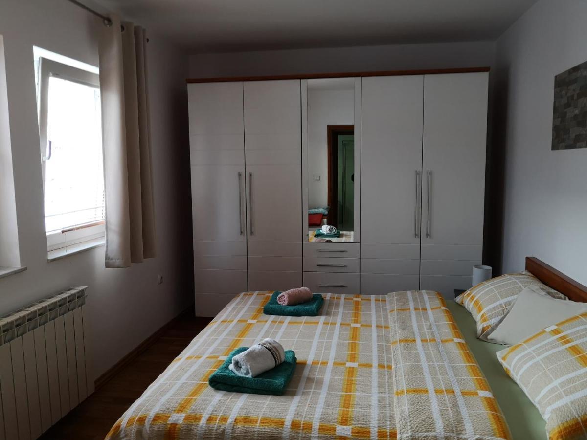 Apartment Igor - Holiday Home Ostarije Ngoại thất bức ảnh