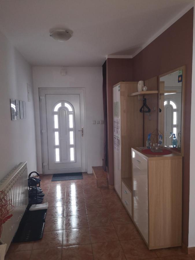 Apartment Igor - Holiday Home Ostarije Ngoại thất bức ảnh